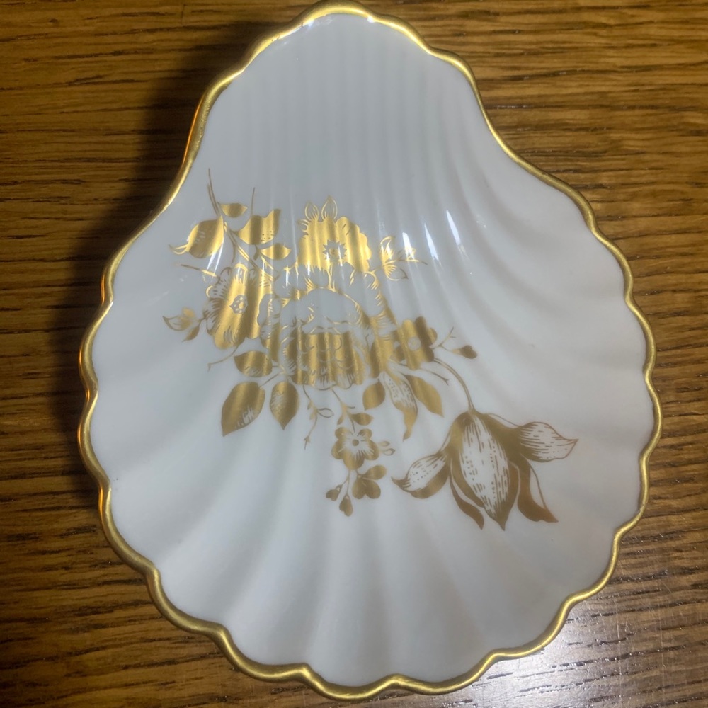 Limoges FRANCE Shell Trinket Dish with Gilded Gold